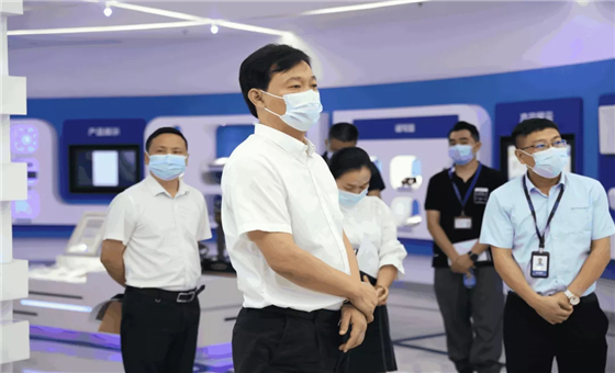 光明区委副书记、政法委书记张华伟莅临球王会体育首页调研指导